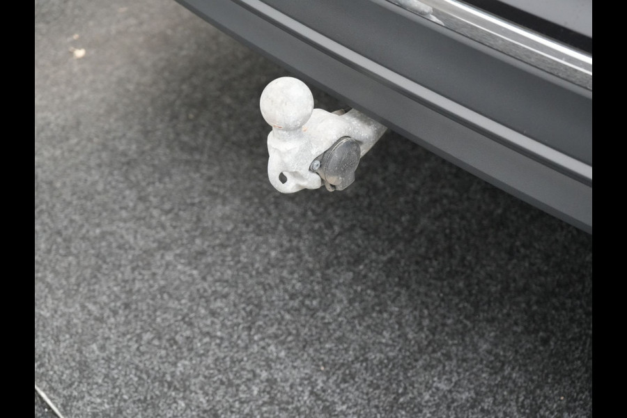 Volkswagen Tiguan 1.4 TSI eHybrid Active PHEV 245pk Dealer O.H. | Trekhaak Af Fabriek | Adaptive Cruise | 360 Camera | Sportstoelen & Stuur Verwarmd | IQ Light | Keyless | Sfeerverlichting | Apple Carplay | Blis | Navigatie | DAB | Plug In Hybrid |