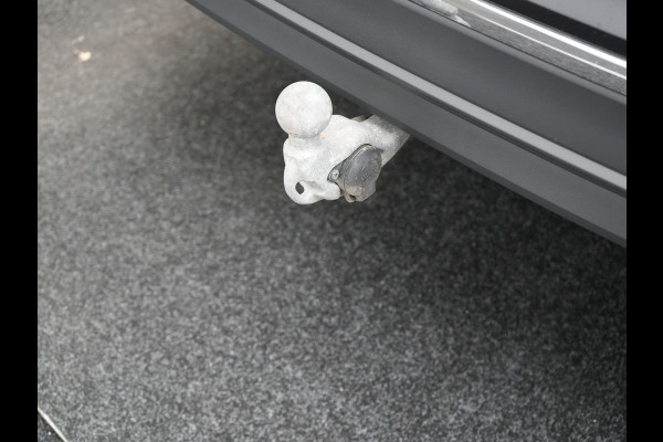 Volkswagen Tiguan 1.4 TSI eHybrid Active PHEV 245pk Dealer O.H. | Trekhaak Af Fabriek | Adaptive Cruise | 360 Camera | Sportstoelen & Stuur Verwarmd | IQ Light | Keyless | Sfeerverlichting | Apple Carplay | Blis | Navigatie | DAB | Plug In Hybrid |