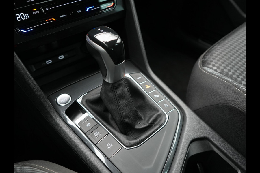 Volkswagen Tiguan 1.4 TSI eHybrid Active PHEV 245pk Dealer O.H. | Trekhaak Af Fabriek | Adaptive Cruise | 360 Camera | Sportstoelen & Stuur Verwarmd | IQ Light | Keyless | Sfeerverlichting | Apple Carplay | Blis | Navigatie | DAB | Plug In Hybrid |