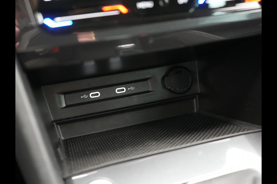 Volkswagen Tiguan 1.4 TSI eHybrid Active PHEV 245pk Dealer O.H. | Trekhaak Af Fabriek | Adaptive Cruise | 360 Camera | Sportstoelen & Stuur Verwarmd | IQ Light | Keyless | Sfeerverlichting | Apple Carplay | Blis | Navigatie | DAB | Plug In Hybrid |