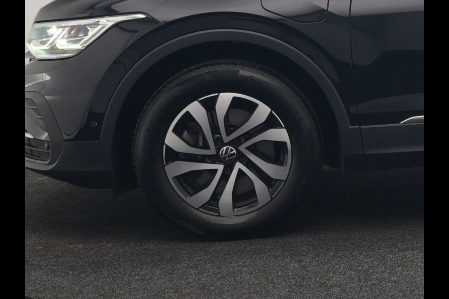 Volkswagen Tiguan 1.4 TSI eHybrid Active PHEV 245pk Dealer O.H. | Trekhaak Af Fabriek | Adaptive Cruise | 360 Camera | Sportstoelen & Stuur Verwarmd | IQ Light | Keyless | Sfeerverlichting | Apple Carplay | Blis | Navigatie | DAB | Plug In Hybrid |