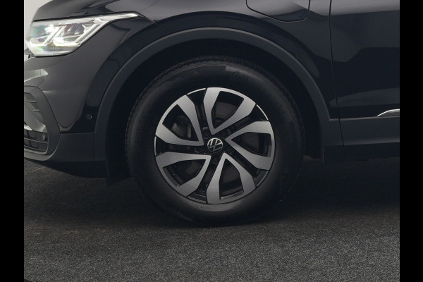 Volkswagen Tiguan 1.4 TSI eHybrid Active PHEV 245pk Dealer O.H. | Trekhaak Af Fabriek | Adaptive Cruise | 360 Camera | Sportstoelen & Stuur Verwarmd | IQ Light | Keyless | Sfeerverlichting | Apple Carplay | Blis | Navigatie | DAB | Plug In Hybrid |