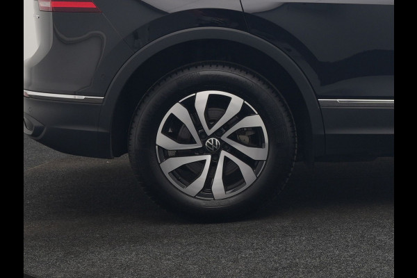 Volkswagen Tiguan 1.4 TSI eHybrid Active PHEV 245pk Dealer O.H. | Trekhaak Af Fabriek | Adaptive Cruise | 360 Camera | Sportstoelen & Stuur Verwarmd | IQ Light | Keyless | Sfeerverlichting | Apple Carplay | Blis | Navigatie | DAB | Plug In Hybrid |