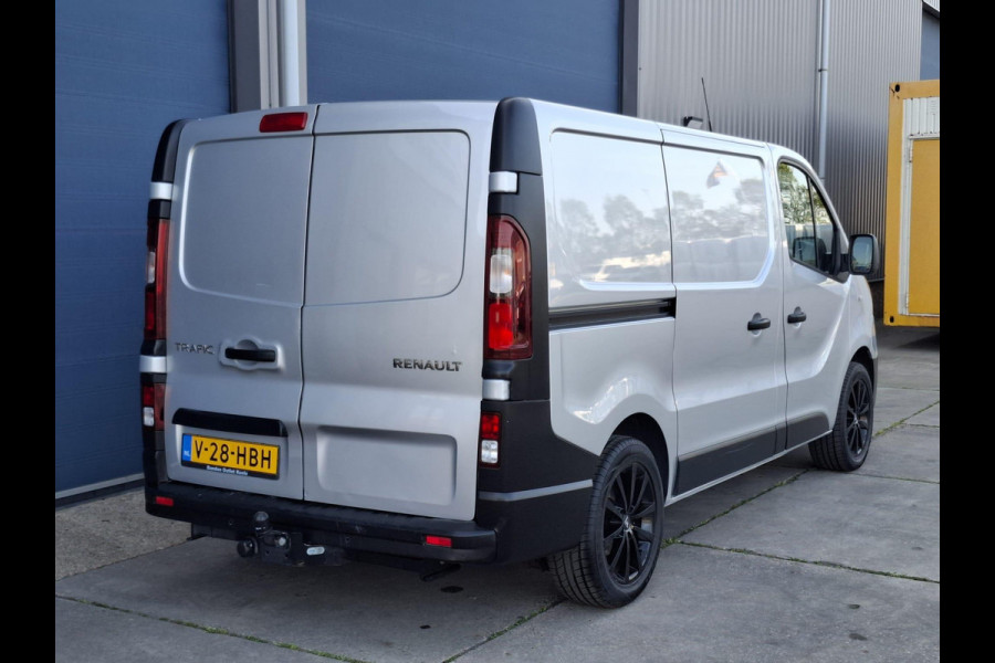 Renault Trafic 1.6 dCi T27 L1H1 Générique AIRCO / CRUISE CONTROLE / NAVI / TREKHAAK / EURO 6 / MARGE AUTO !!!
