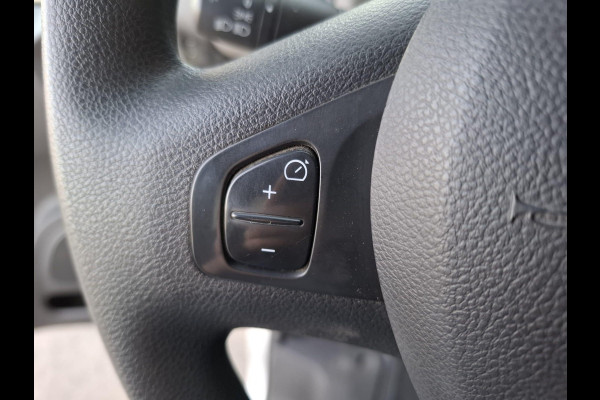 Renault Trafic 1.6 dCi T27 L1H1 Générique AIRCO / CRUISE CONTROLE / NAVI / TREKHAAK / EURO 6 / MARGE AUTO !!!