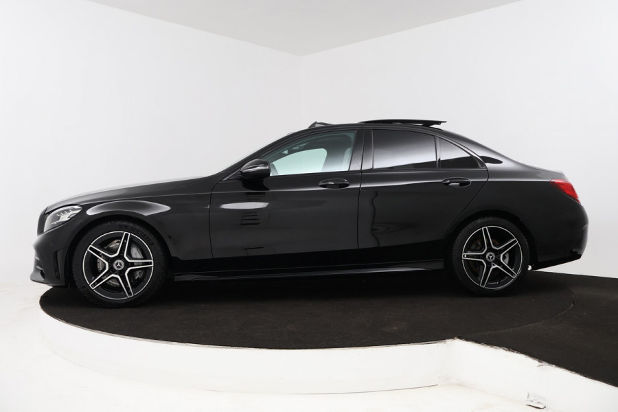 Mercedes-Benz C-Klasse 180 Business Solution AMG (PANORAMADAK, ADAPTIVE CRUISE, STOELVERWARMING, PDC, CAMERA, NAVIGATIE)