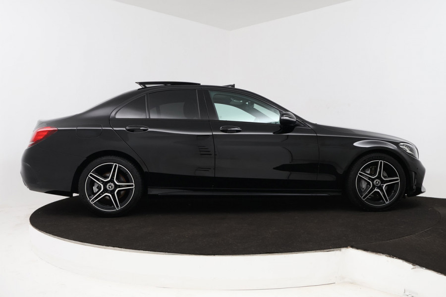 Mercedes-Benz C-Klasse 180 Business Solution AMG (PANORAMADAK, ADAPTIVE CRUISE, STOELVERWARMING, PDC, CAMERA, NAVIGATIE)