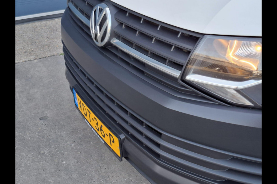 Volkswagen Transporter 2.0 TDI L1H1 Highline AIRCO / TREKHAAK / 3 ZITS / EURO 6 / N.A.P