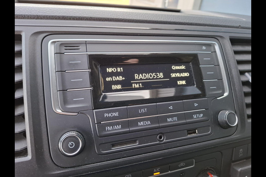 Volkswagen Transporter 2.0 TDI L1H1 Highline AIRCO / TREKHAAK / 3 ZITS / EURO 6 / N.A.P