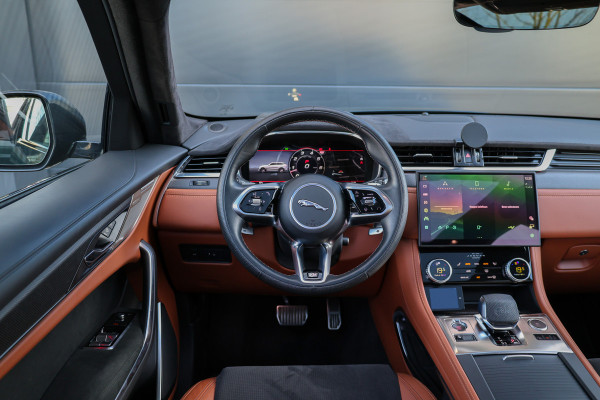 Jaguar F-Pace 5.0 V8 S/C AWD SVR | UNIEK! | DEALER ONDH | COBRA EXHAUST | STOELKOELING | 360 | HUD |