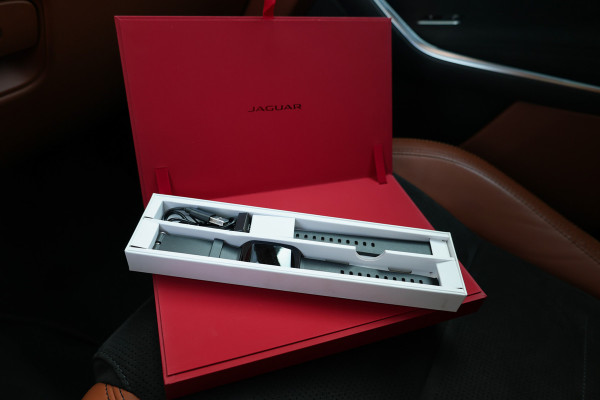 Jaguar F-Pace 5.0 V8 S/C AWD SVR | UNIEK! | DEALER ONDH | COBRA EXHAUST | STOELKOELING | 360 | HUD |