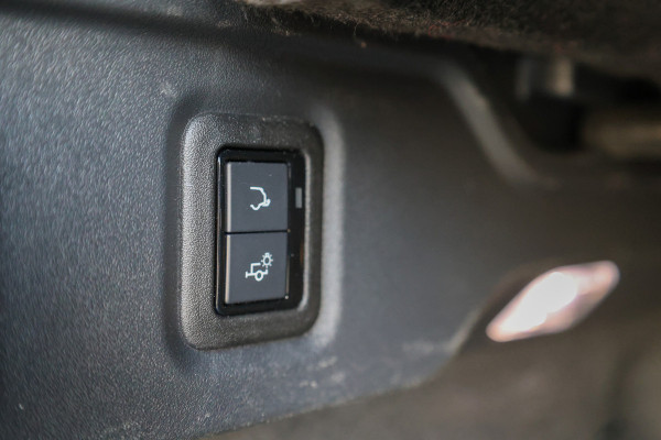 Jaguar F-Pace 5.0 V8 S/C AWD SVR | UNIEK! | DEALER ONDH | COBRA EXHAUST | STOELKOELING | 360 | HUD |