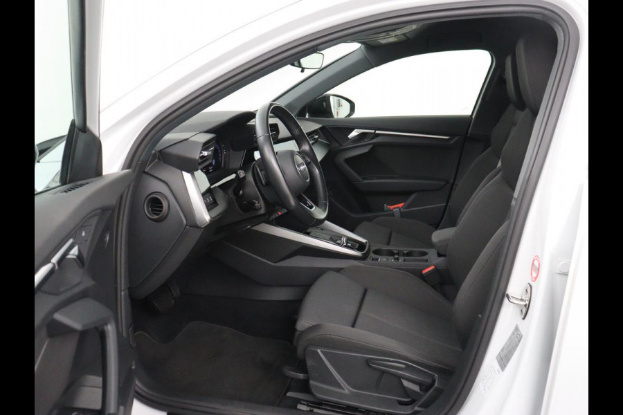 Audi A3 30 TFSI Advanced edition | Sportstoelen | Carplay | Virtual Cockpit | Full LED | Navigatie | Parkeerhulp | Climate control | Bluetooth | Cruise control | Sportstuur