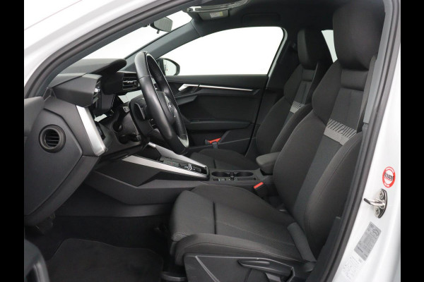 Audi A3 30 TFSI Advanced edition | Sportstoelen | Carplay | Virtual Cockpit | Full LED | Navigatie | Parkeerhulp | Climate control | Bluetooth | Cruise control | Sportstuur