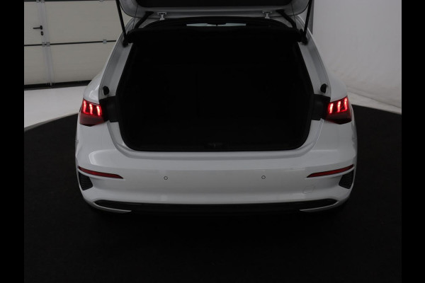 Audi A3 30 TFSI Advanced edition | Sportstoelen | Carplay | Virtual Cockpit | Full LED | Navigatie | Parkeerhulp | Climate control | Bluetooth | Cruise control | Sportstuur