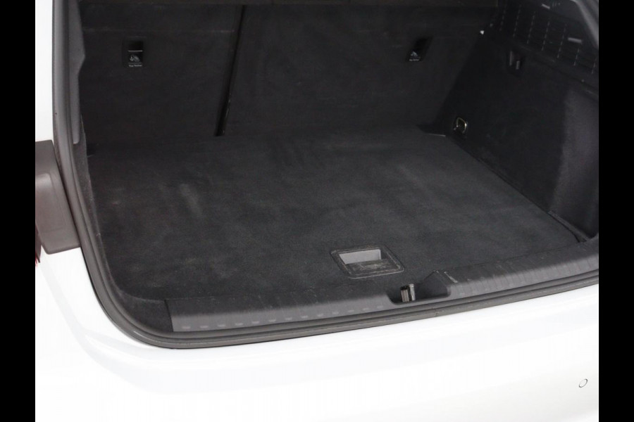 Audi A3 30 TFSI Advanced edition | Sportstoelen | Carplay | Virtual Cockpit | Full LED | Navigatie | Parkeerhulp | Climate control | Bluetooth | Cruise control | Sportstuur
