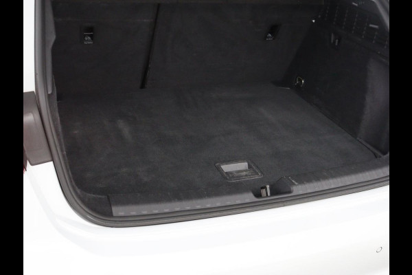 Audi A3 30 TFSI Advanced edition | Sportstoelen | Carplay | Virtual Cockpit | Full LED | Navigatie | Parkeerhulp | Climate control | Bluetooth | Cruise control | Sportstuur