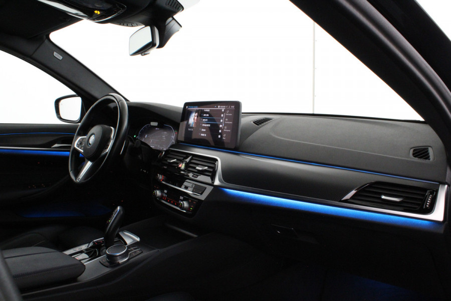 BMW 5 Serie Touring 530e xDrive High Executive M Sport > Shadow-Line/20inch/Driving Assistant Professional