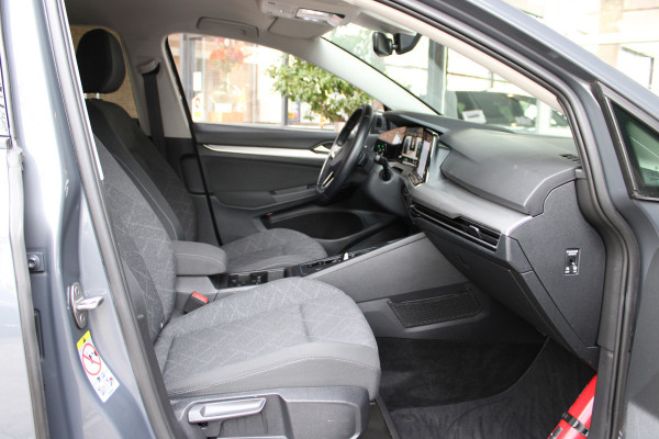 Volkswagen Golf Variant eTSI 110PK DSG LIFE NAVI/PDC/CARPLAY