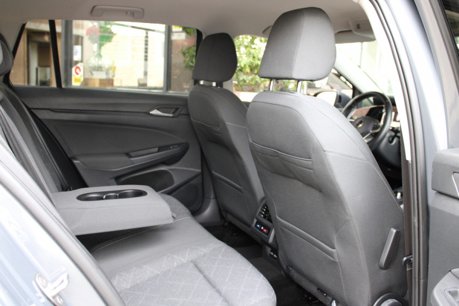 Volkswagen Golf Variant eTSI 110PK DSG LIFE NAVI/PDC/CARPLAY