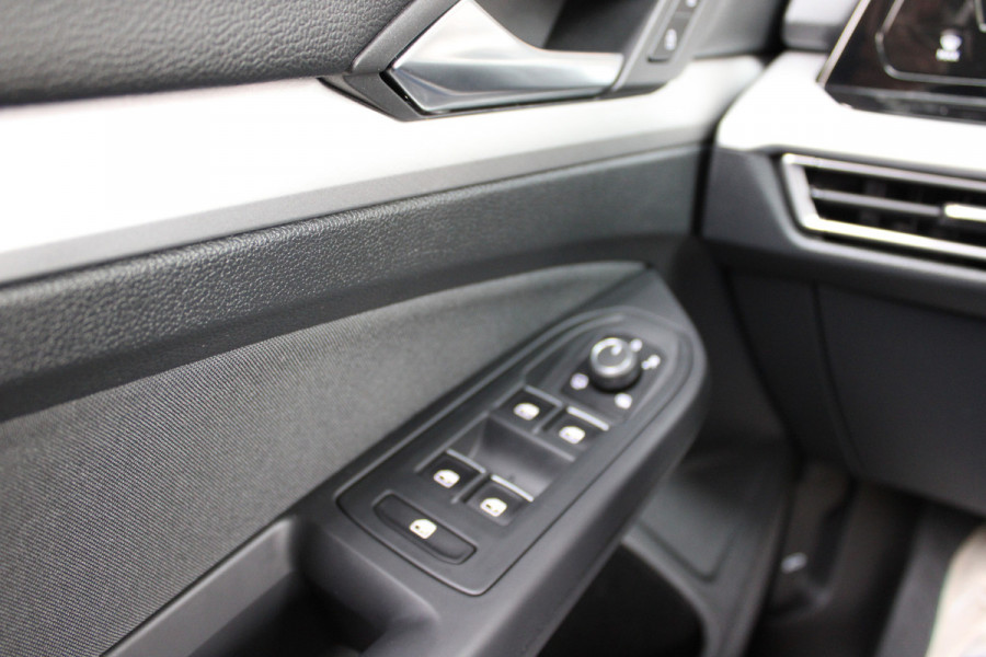 Volkswagen Golf Variant eTSI 110PK DSG LIFE NAVI/PDC/CARPLAY