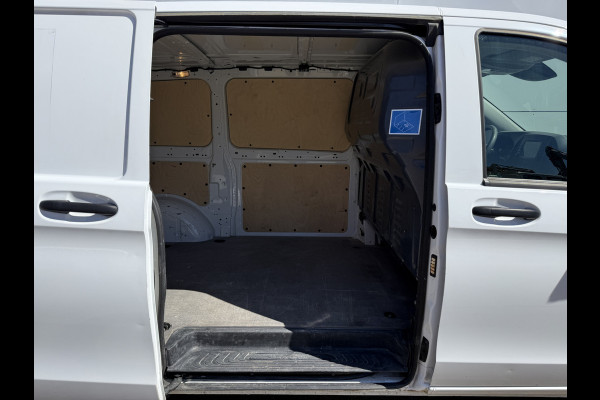 Mercedes-Benz Vito 114 1.9 CDI Automaat L2H1 Climate Control Cruise Contol Camera Carplay