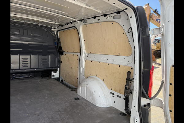 Mercedes-Benz Vito 114 1.9 CDI Automaat L2H1 Climate Control Cruise Contol Camera Carplay