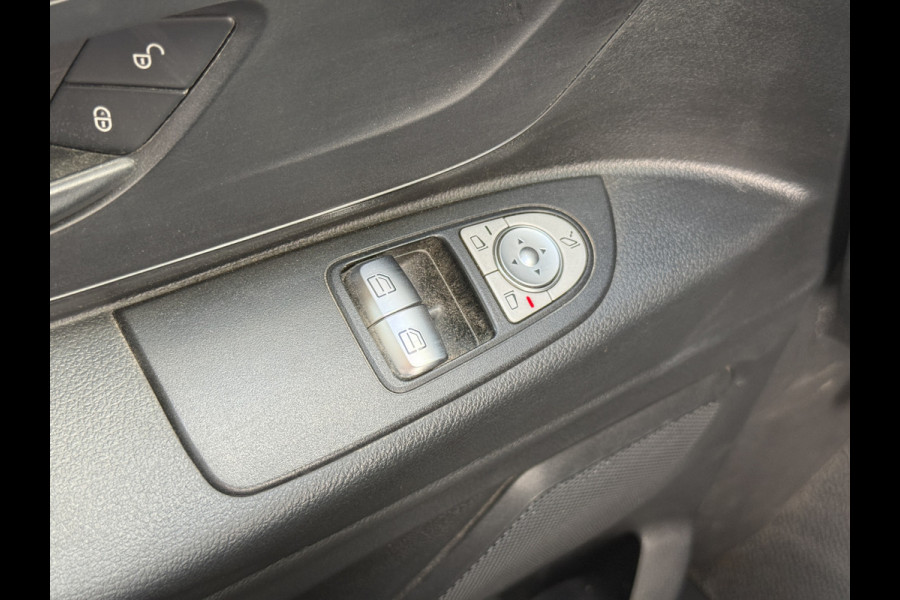 Mercedes-Benz Vito 114 1.9 CDI Automaat L2H1 Climate Control Cruise Contol Camera Carplay