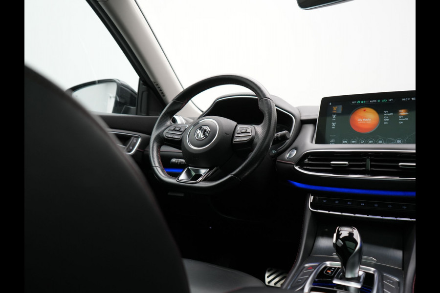MG EHS 1.5 TGDI Luxury PHEV 259pk | Trekhaak | Panodak | Adaptive Cruise | 360 Camera | Lederen Sportstoelen Verwarmd | Keyless | Blis | LED Koplampen | Apple Carplay | Plug In Hybrid |