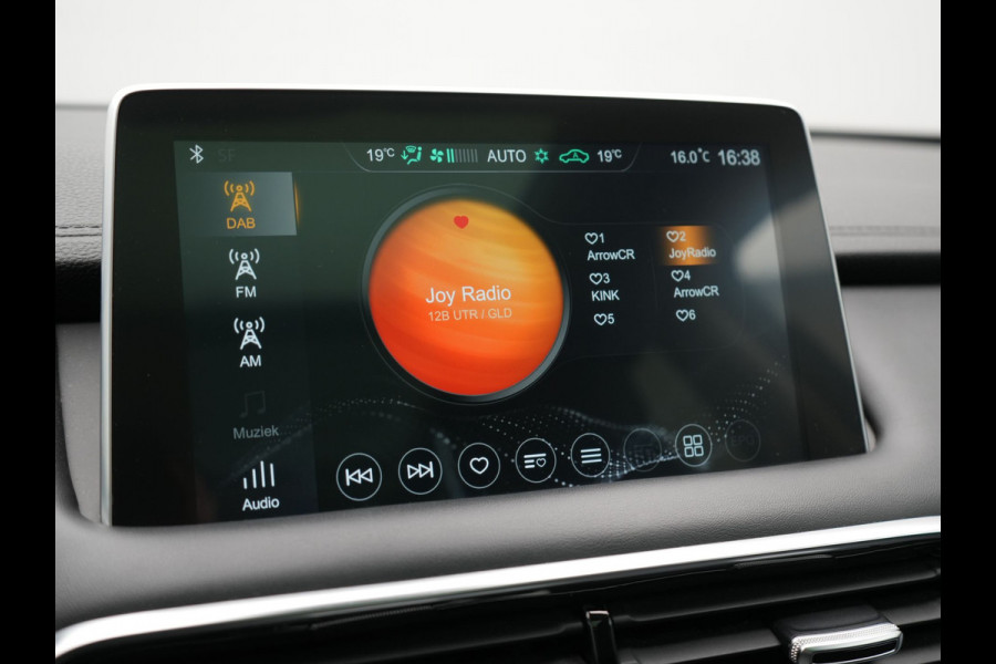 MG EHS 1.5 TGDI Luxury PHEV 259pk | Trekhaak | Panodak | Adaptive Cruise | 360 Camera | Lederen Sportstoelen Verwarmd | Keyless | Blis | LED Koplampen | Apple Carplay | Plug In Hybrid |