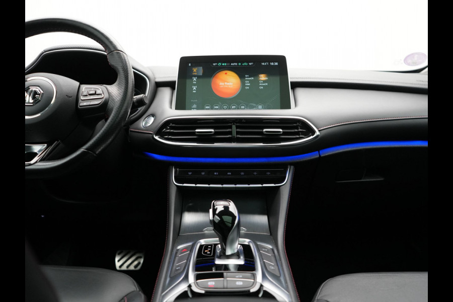 MG EHS 1.5 TGDI Luxury PHEV 259pk | Trekhaak | Panodak | Adaptive Cruise | 360 Camera | Lederen Sportstoelen Verwarmd | Keyless | Blis | LED Koplampen | Apple Carplay | Plug In Hybrid |