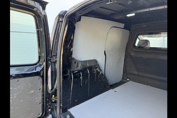 Volkswagen Caddy 2.0 TDI 75PK L1 First Edition Virtual Cockpit Cruise Control Climate Control Carplay Parkeersensoren Achter