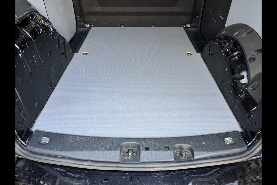 Volkswagen Caddy 2.0 TDI 75PK L1 First Edition Virtual Cockpit Cruise Control Climate Control Carplay Parkeersensoren Achter