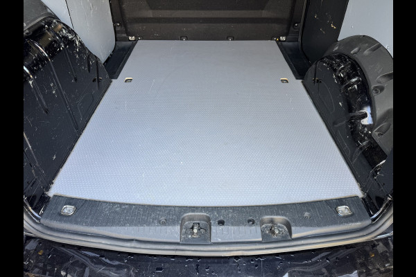 Volkswagen Caddy 2.0 TDI 75PK L1 First Edition Virtual Cockpit Cruise Control Climate Control Carplay Parkeersensoren Achter