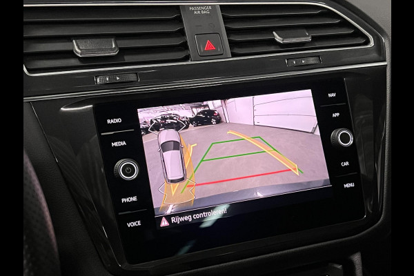 Volkswagen Tiguan 1.4 TSI eHybrid R-Line Business Trekhaak | Adapt. cruise | Opendak | Achteruitrij camera | Stuur-/stoelverwarming | Carplay