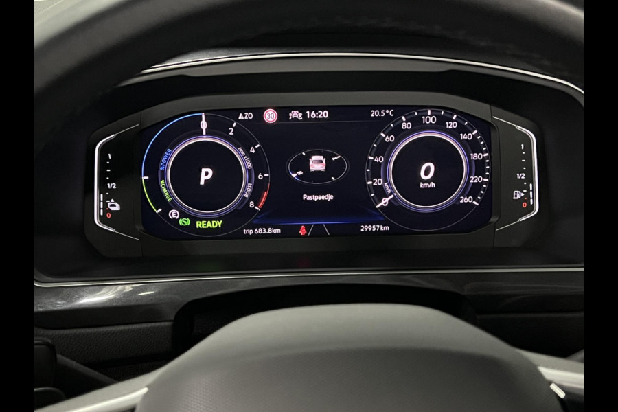 Volkswagen Tiguan 1.4 TSI eHybrid R-Line Business Trekhaak | Adapt. cruise | Opendak | Achteruitrij camera | Stuur-/stoelverwarming | Carplay