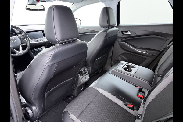 Opel Grandland X T131PK Trekhaak AGR Navi Apple Carplay Android 1/2 Leer Cruise Control Pdc ECC Ergocomfort Stoel Business Executive Lmv Privacy Glas Led DAB+ Regen-Lichtsensor Lane Assist 1.400KG Trekgewicht 1e Eigenaar Origineel Nederlandse Auto € 34.000