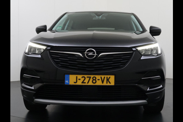 Opel Grandland X T131PK Trekhaak AGR Navi Apple Carplay Android 1/2 Leer Cruise Control Pdc ECC Ergocomfort Stoel Business Executive Lmv Privacy Glas Led DAB+ Regen-Lichtsensor Lane Assist 1.400KG Trekgewicht 1e Eigenaar Origineel Nederlandse Auto € 34.000
