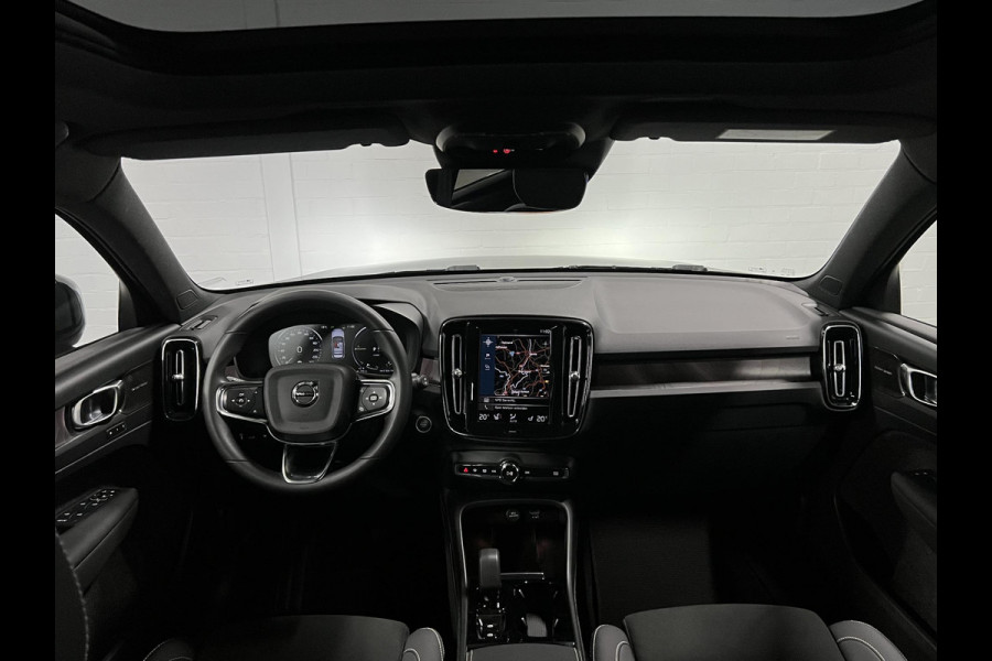 Volvo XC40 1.5 T5 Plug-in hybrid Ultimate Dark Trekhaak | Open dak | Adapt. cruise | 360 camera | Stuur-/stoelverwarming | Harman Kardon | Carplay