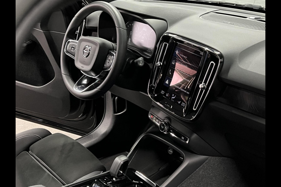 Volvo XC40 1.5 T5 Plug-in hybrid Ultimate Dark Trekhaak | Open dak | Adapt. cruise | 360 camera | Stuur-/stoelverwarming | Harman Kardon | Carplay