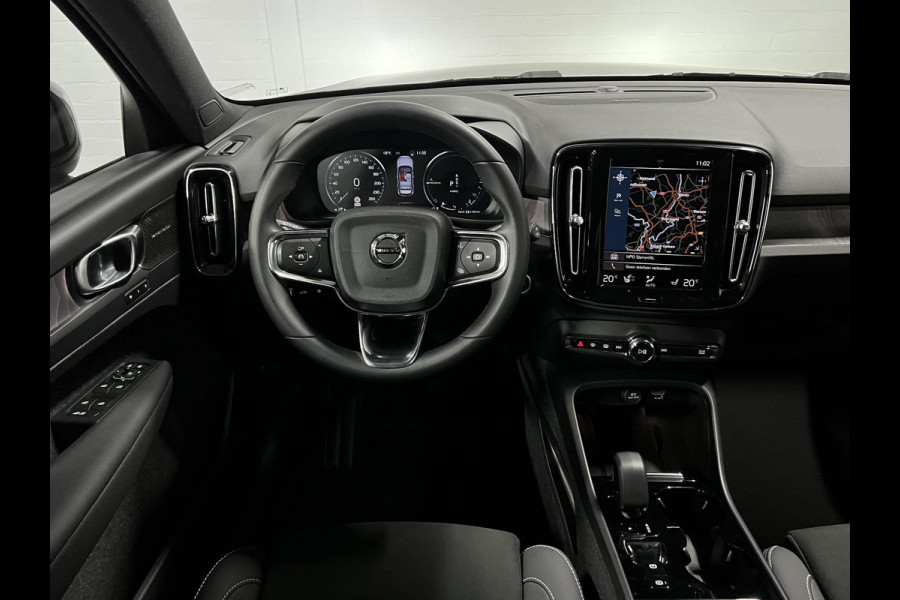 Volvo XC40 1.5 T5 Plug-in hybrid Ultimate Dark Trekhaak | Open dak | Adapt. cruise | 360 camera | Stuur-/stoelverwarming | Harman Kardon | Carplay