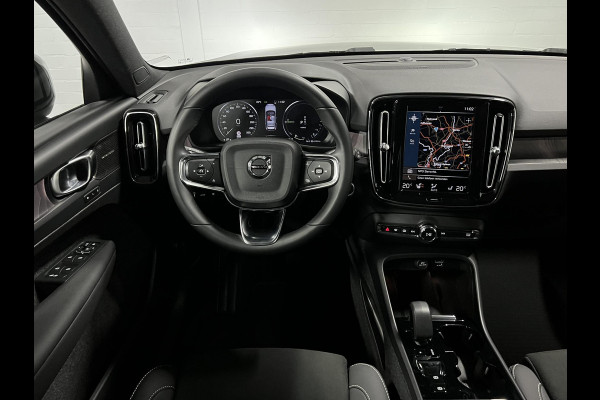 Volvo XC40 1.5 T5 Plug-in hybrid Ultimate Dark Trekhaak | Open dak | Adapt. cruise | 360 camera | Stuur-/stoelverwarming | Harman Kardon | Carplay