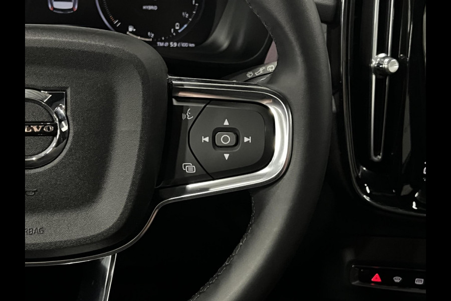Volvo XC40 1.5 T5 Plug-in hybrid Ultimate Dark Trekhaak | Open dak | Adapt. cruise | 360 camera | Stuur-/stoelverwarming | Harman Kardon | Carplay