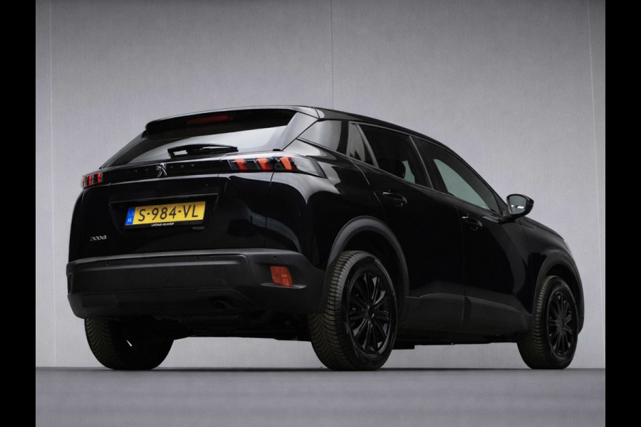 Peugeot 2008 1.2 PureTech Active Pack Sport (APPLE CARPLAY,NAVI,PDC,CLIMATE,CRUISE,LED,BLACK EDITION,SPORTSTOELEN,LM VELGEN)