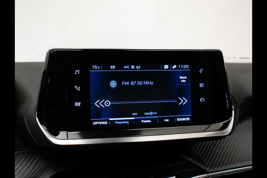 Peugeot 2008 1.2 PureTech Active Pack Sport (APPLE CARPLAY,NAVI,PDC,CLIMATE,CRUISE,LED,BLACK EDITION,SPORTSTOELEN,LM VELGEN)