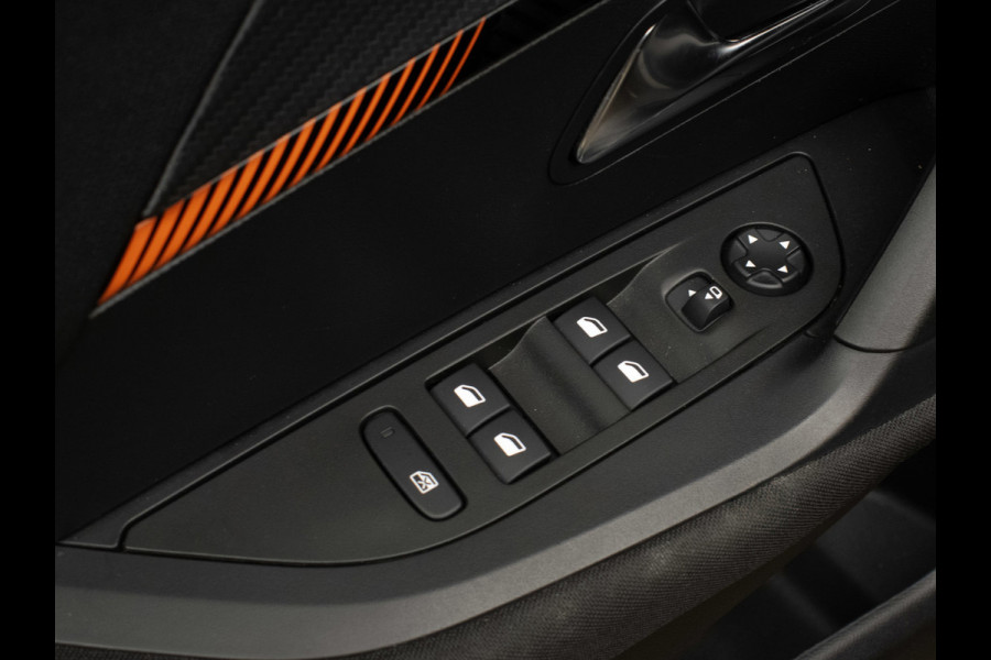 Peugeot 2008 1.2 PureTech Active Pack Sport (APPLE CARPLAY,NAVI,PDC,CLIMATE,CRUISE,LED,BLACK EDITION,SPORTSTOELEN,LM VELGEN)