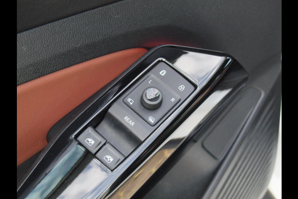 Volkswagen ID.4 Life 77 kWh | Camera | Trekhaak | Sfeerverlichting | Apple Carplay | Cruise Control |