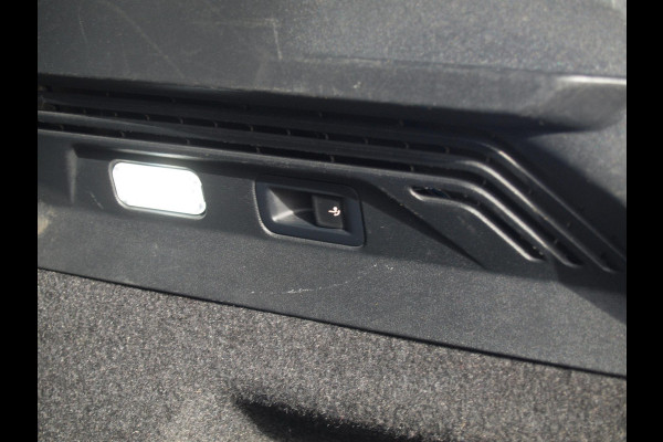 Volkswagen ID.4 Life 77 kWh | Camera | Trekhaak | Sfeerverlichting | Apple Carplay | Cruise Control |