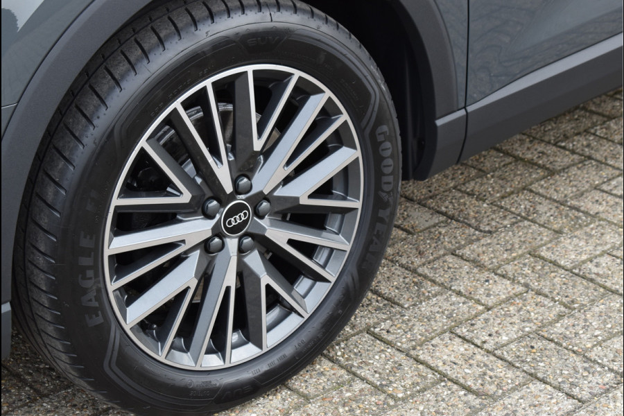 Audi Q3 45 TFSI e S-Line 245 Pk Pano Memory Vol Leder Full Led Keyless Camera 19 Inch