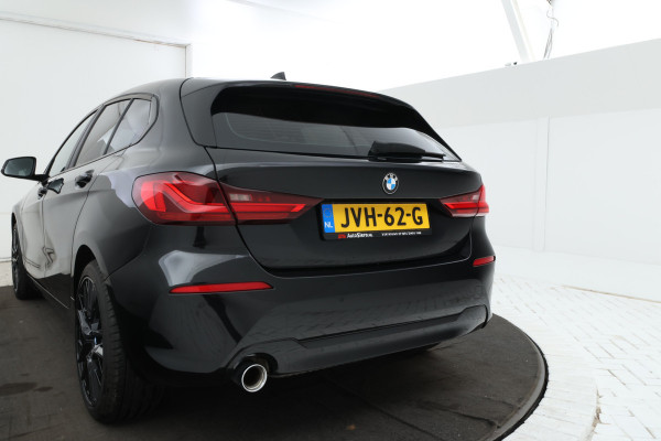 BMW 1-serie 118i High Executive Edition Full Black, Apple Carplay, Cruise